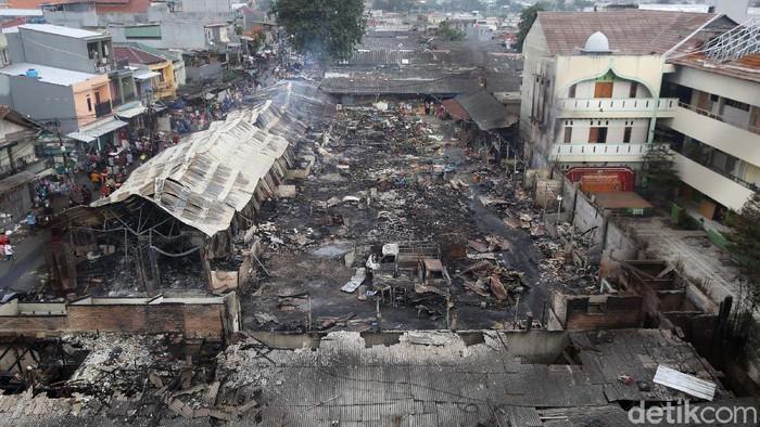 detikcom's tweet photo. #Foto Pasar Kambing, Tanah Abang, Jakarta, terbakar pada Kamis (8/4) sore. Begini kondisi pasar yang ludes terbakar: https://t.co/DA1H0DhANN

Foto: Agung Pambudhy/detikcom https://t.co/gt7RMhQoaV