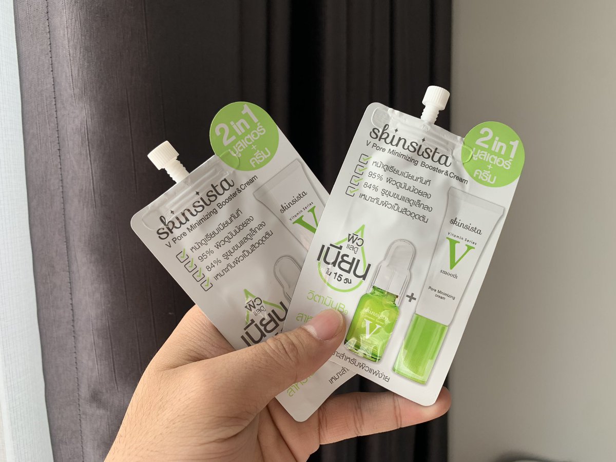 minxoo11's tweet image. มาป้ายยา ครีมซองสูตรใหม่ #Skinsista แบรนด์นี้ใช้ตัวไหนก็ปัง มันดีจริงๆ แบบซองพกพาสะดวก หาซื้อง่าย เป็นทั้งเซรั่มและครีมในซองเดียว ช่วยให้รูขุมขนกระชับ คุมมัน ลดสิวอุดตันด้วย นี่ปลื้มสุด!! คือหลังทาผิวจะเนียนๆขึ้นทันทีเลย คือดีมากก ตามตามไปตำที่ 7-11 ราคา 49.- คุ้มมม 
#ใช้ดีบอกต่อ