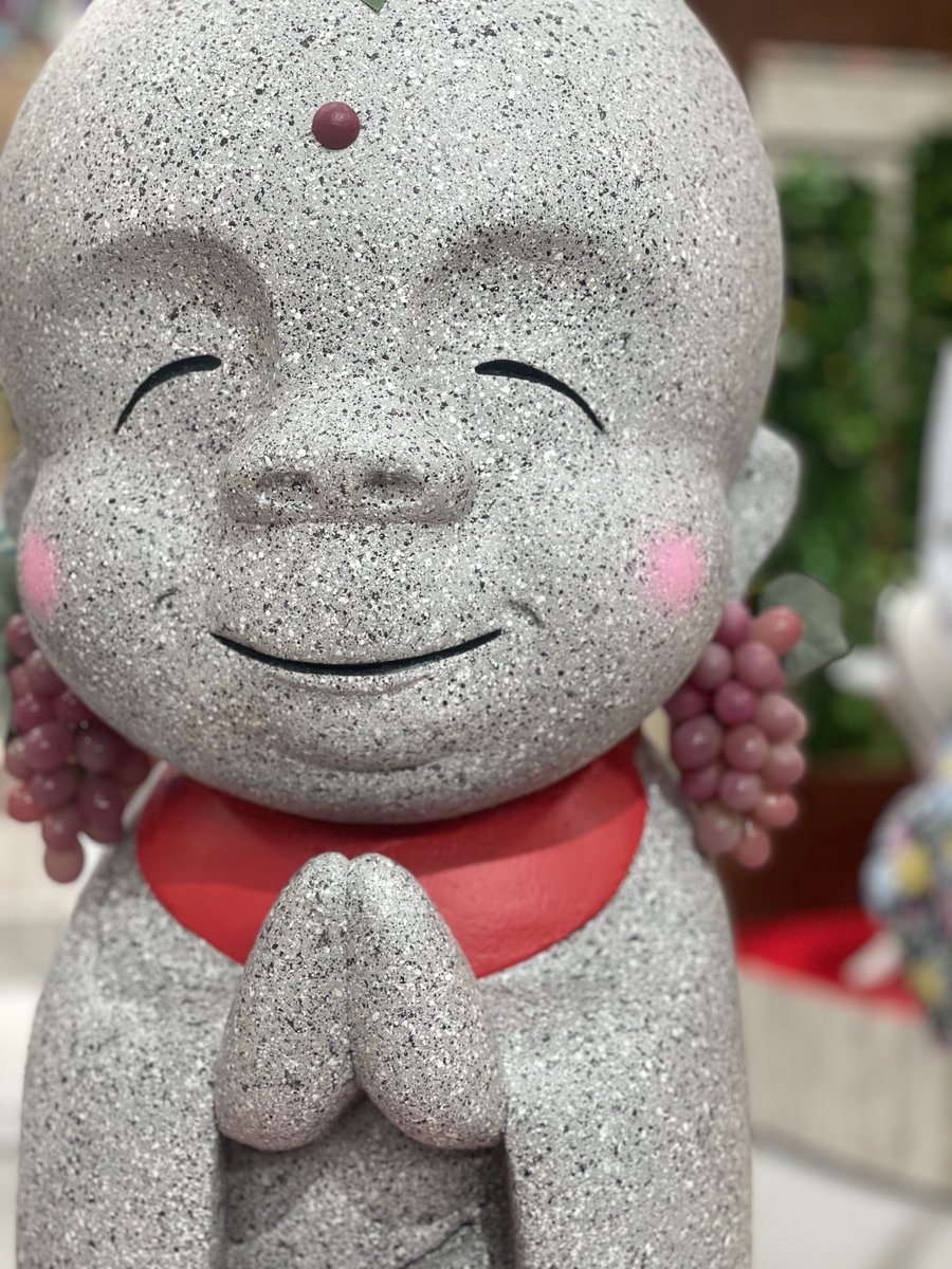 デラ地蔵」 山梨のことならなーんでも知っているお地蔵さま。 デラ