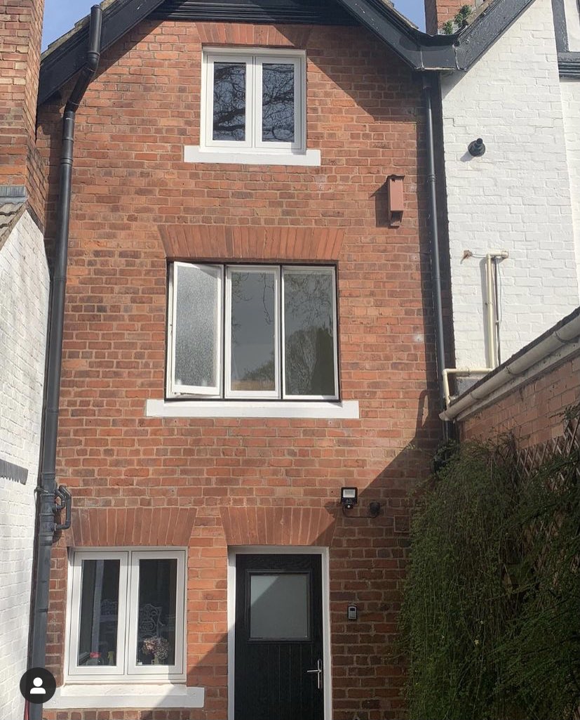residence9's tweet photo. ❤️A lovely installation of #R7windows replacing old tired timber windows. A fresh new look for this beautiful red brick home 🏡 #residencecollection #alternativetotimber Find out now https://t.co/pVtYEjY7sS https://t.co/Jr3zo5GS9n