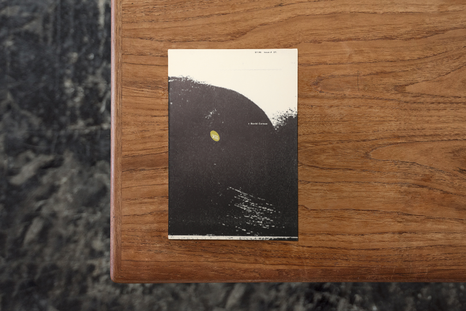 Book And Sons 西海岸を拠点に創刊したデザイン雑誌 Emigre はグラフィック タイポグラフィ エディトリアル デザインの常識を覆し デザイナーに絶大な影響を与え続けています 今号では表紙デザインをdavid Carsonが手がけ Honey Barbaraの