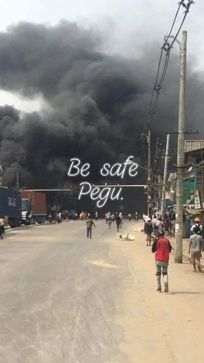 Min Aung Hlaing's loyalist forces are now crushing the protesters in Bago, only 50 miles away from Yangon with heavy artilleries. Nobody knows how many people were dead.

#WhatsHappeningInMyanmar