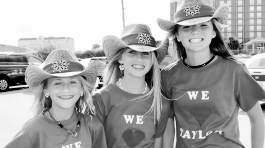 ayee__jose's tweet photo. My grandmother &amp; her sisters: real life cowgirls who defended their land from the confederates during the Civil War! @KeeleyPalazzi13 @MeganCarter6 @MeaghanGlenn Thank you for your service, ladies! https://t.co/mtSb3li7kh