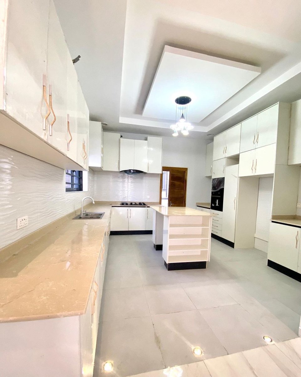 Adewuyi_247's tweet photo. Beautiful Spacious 4 Bedroom fully Detached Duplex with BQ.

Location: Idado Estate Lekki, Lagos

Price: N105m

Features
- En-suite Bedrooms
- Balcony
- TV Console
- Chandeliers
- CCTV Camera
- Bluetooth Speakers
- Water Heater
- Walk In Shower
- Car Park {3 to 4 Cars} https://t.co/eRTfUUPkno