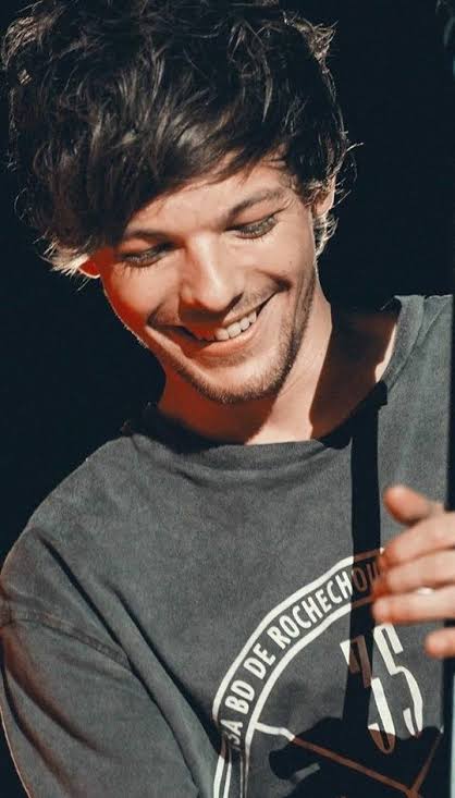 Life gets hard and it gets messed upWhen you give so much, but it's not enoughI vote  #Louies for  #BestFanArmy at the  #iHeartAwards