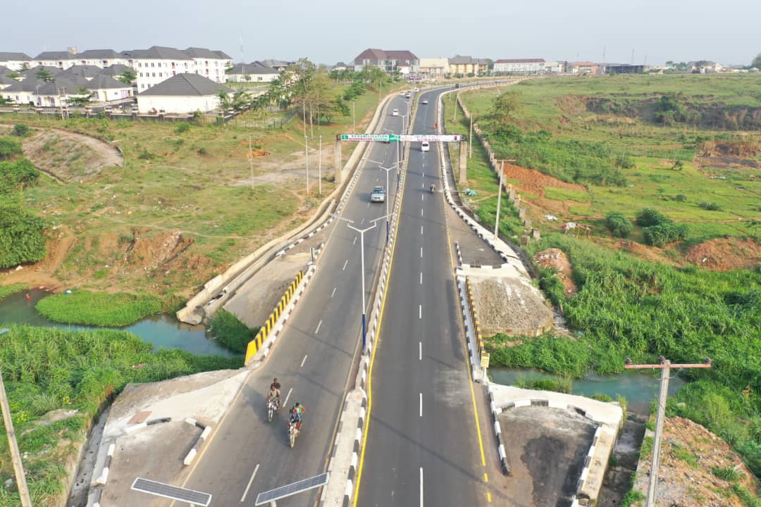 EmeahuJames's tweet photo. #WhoNoLikeBetterThing 

This is newly reconstructed Akachi Bypass Road, Owerri IMO state. 

#ImpactOverAccolades
#3RInAction
#HopeIsWorking https://t.co/sLoPXDpl6f