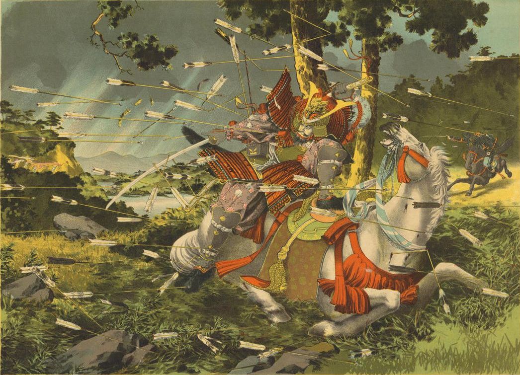 C’est aussi à cette époque (14e s) qu’on voit l’apparition des 1ères formations de combat au Japon, pour pouvoir utiliser les impacts de flèches de manière concentrée sur une zone en particulier. C’est cet arc qui restera majoritairement employé jusqu’à la fin du 15e siècle. 
