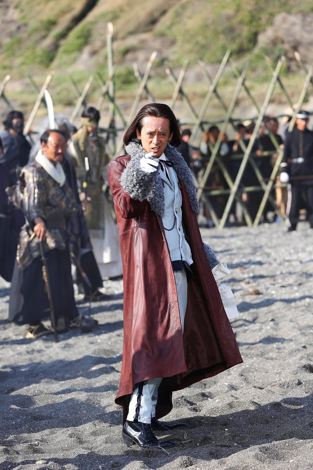 映画 るろうに剣心 最終章 公式アカウント この方々も るろ剣 に るろうに剣心 京都大火編 上映中 2人目は 十本刀 の1人で志々雄の参謀役や武器の入手など実務を担う 佐渡島方治 を演じた 滝藤賢一 さん 志々雄に心酔し 完全勝利を志々雄