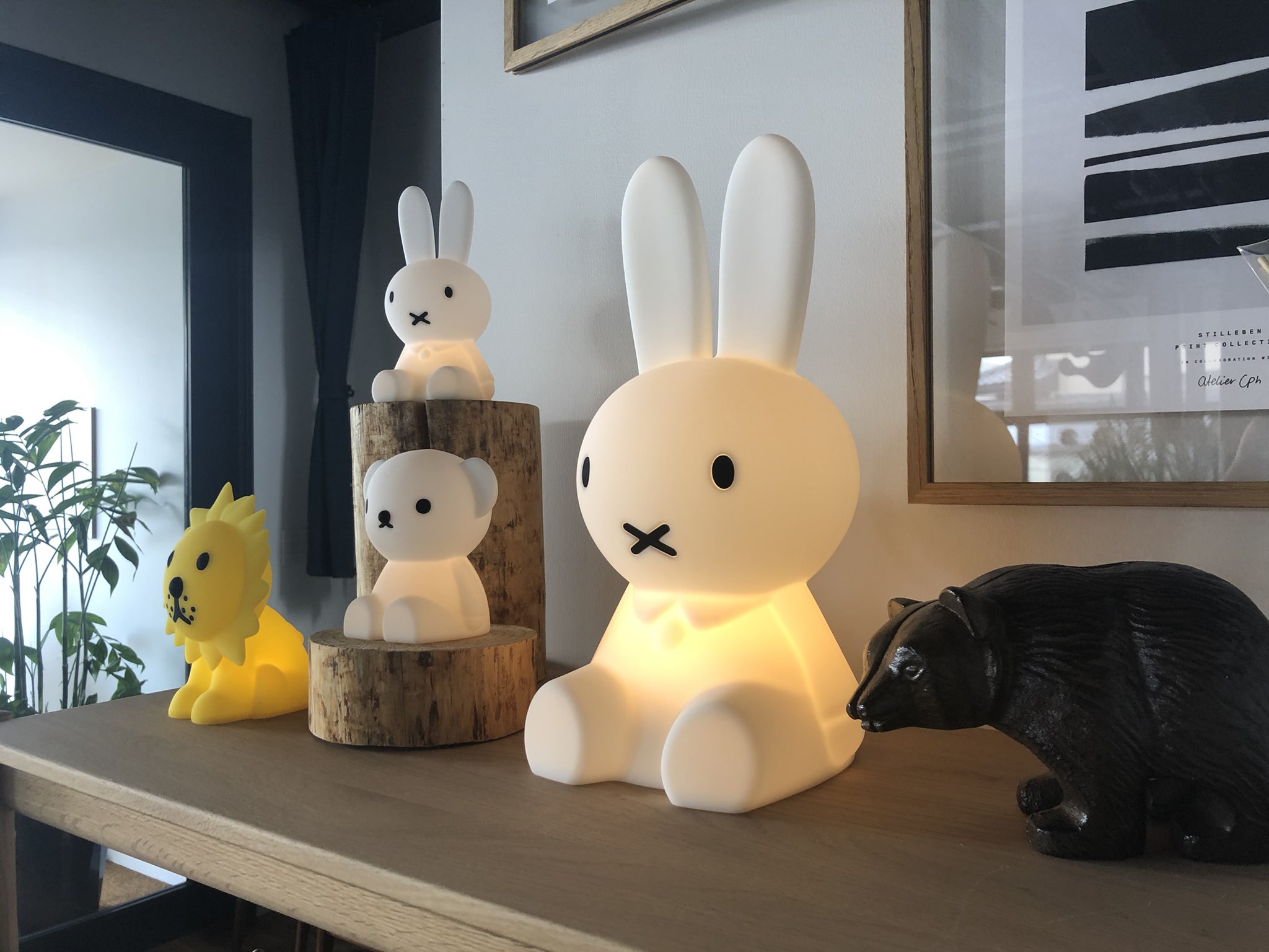 Vanilla郡山店 コロナ対策時短営業中 こんにちは 郡山店には続々と雑貨や時計などが入荷してきています 入学や就職のプレゼントに可愛いライトやシンプルな時計などはいかがでしょうか 本日も18 00まで営業しております ミッフィファーストライト