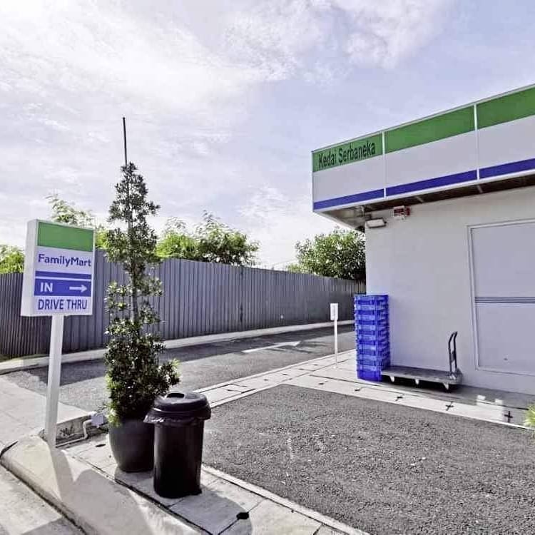 O Xrhsths Oh Media Sto Twitter Family Mart Drive Thru Pertama Di Malaysia Lokasi Berkeley Uptown Klang Https T Co Zq93lbc0ur Twitter