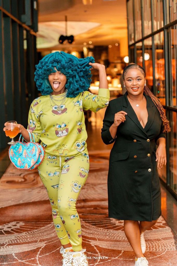 Moonsanelly's tweet photo. Me and my lil sis💙💙💙 https://t.co/dq49zmyLPb