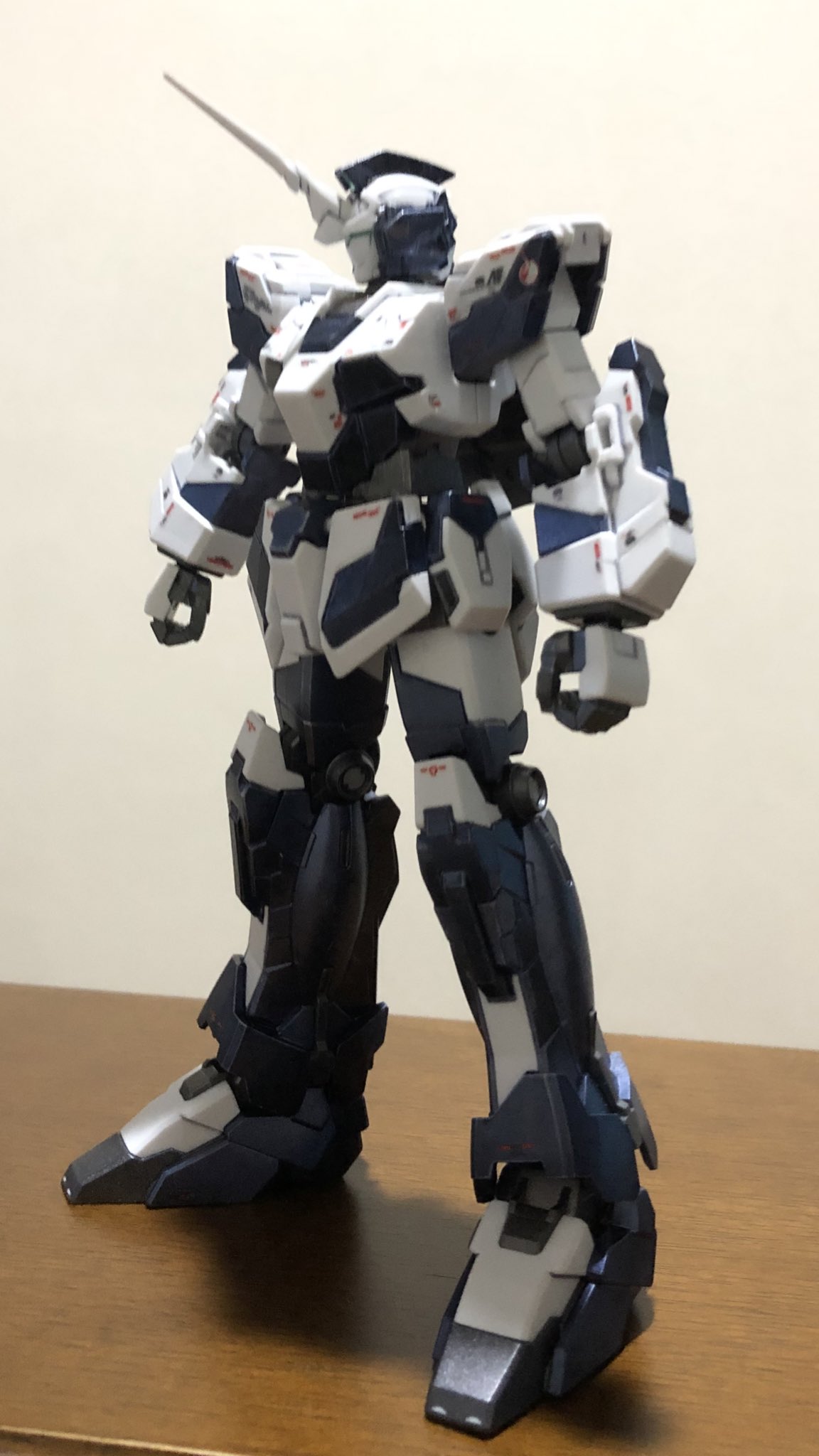 タビタ ガンダムビルドリアルのチームルミナスのユニコーンガンダムがhgで完成しました 再登場するといいなガチで T Co Ldqbrhkabw Twitter