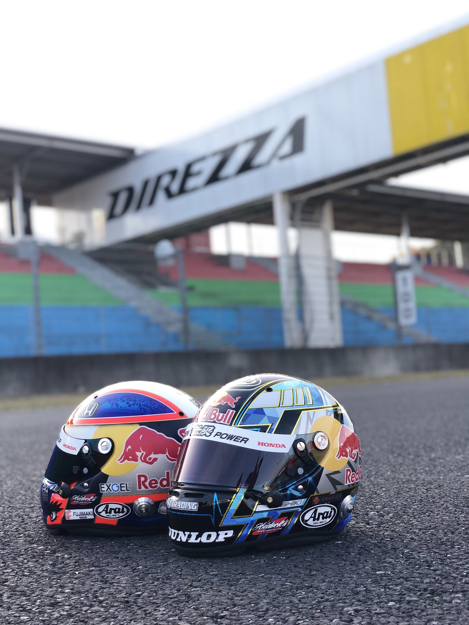 Toshiki Oyu 大湯都史樹 Team Redbull Mugen 21ver ヘルメットに出会う瞬間がたまらなく好きです Gt用も最高 記念にパシャリ 明日からのレースもチーム一丸となって頑張ります Araihelmat Hidecks Teamredbullmugen Redbull Supergt Toshiki Oyu 大湯都史樹 Team Redbull Mugen 21ver ヘルメットに出会う瞬間がたまらなく好きです Gt用も最高 記念にパシャリ 明日からのレースもチーム一丸となって頑張ります Araihelmat Hidecks Teamredbullmugen Redbull Supergt