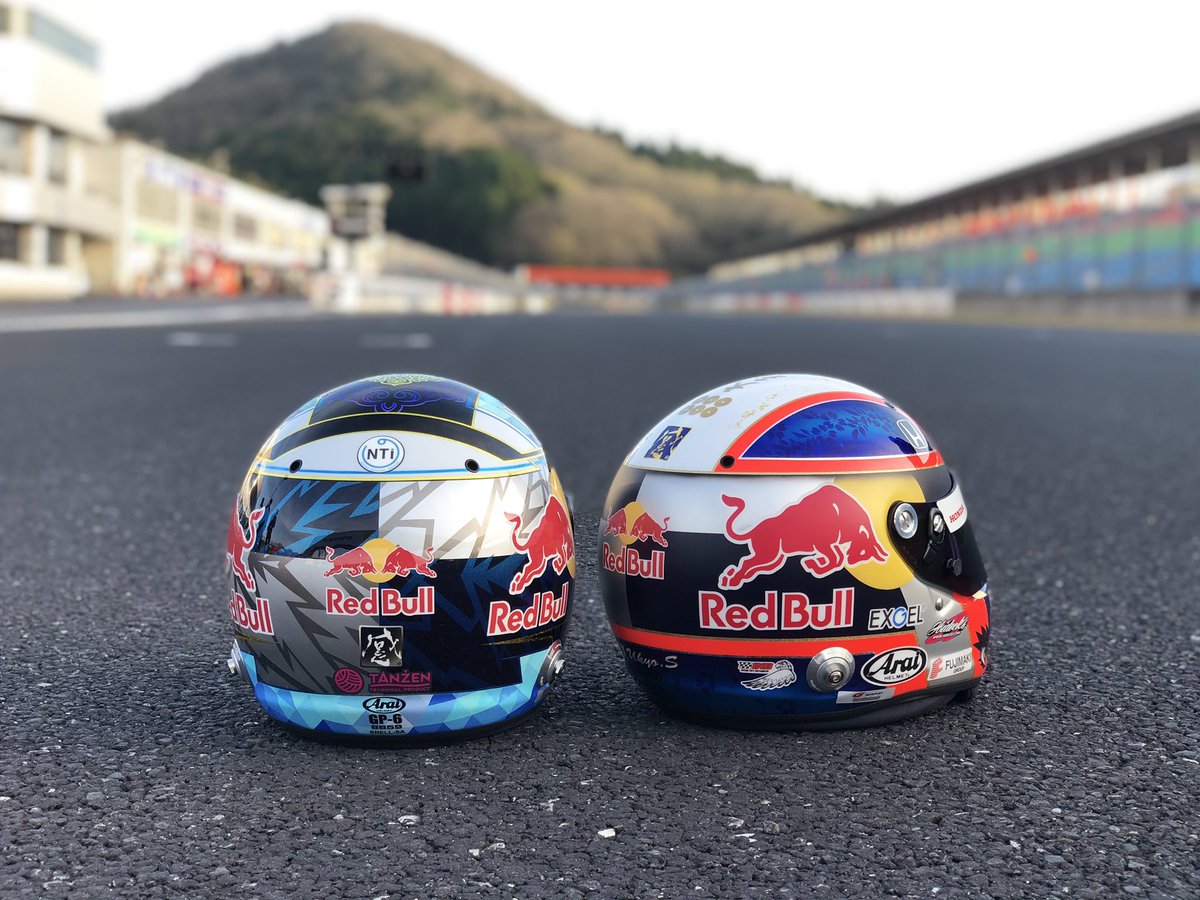 Toshiki Oyu 大湯都史樹 Team Redbull Mugen 21ver ヘルメットに出会う瞬間がたまらなく好きです Gt用も最高 記念にパシャリ 明日からのレースもチーム一丸となって頑張ります Araihelmat Hidecks Teamredbullmugen Redbull Supergt Toshiki Oyu 大湯都史樹 Team Redbull Mugen 21ver ヘルメットに出会う瞬間がたまらなく好きです Gt用も最高 記念にパシャリ 明日からのレースもチーム一丸となって頑張ります Araihelmat Hidecks Teamredbullmugen Redbull Supergt