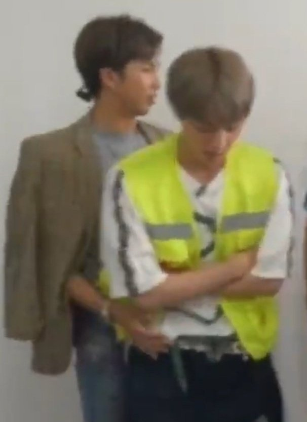 Namjoon's hand on seokjin's waist a MF thread: #namjin