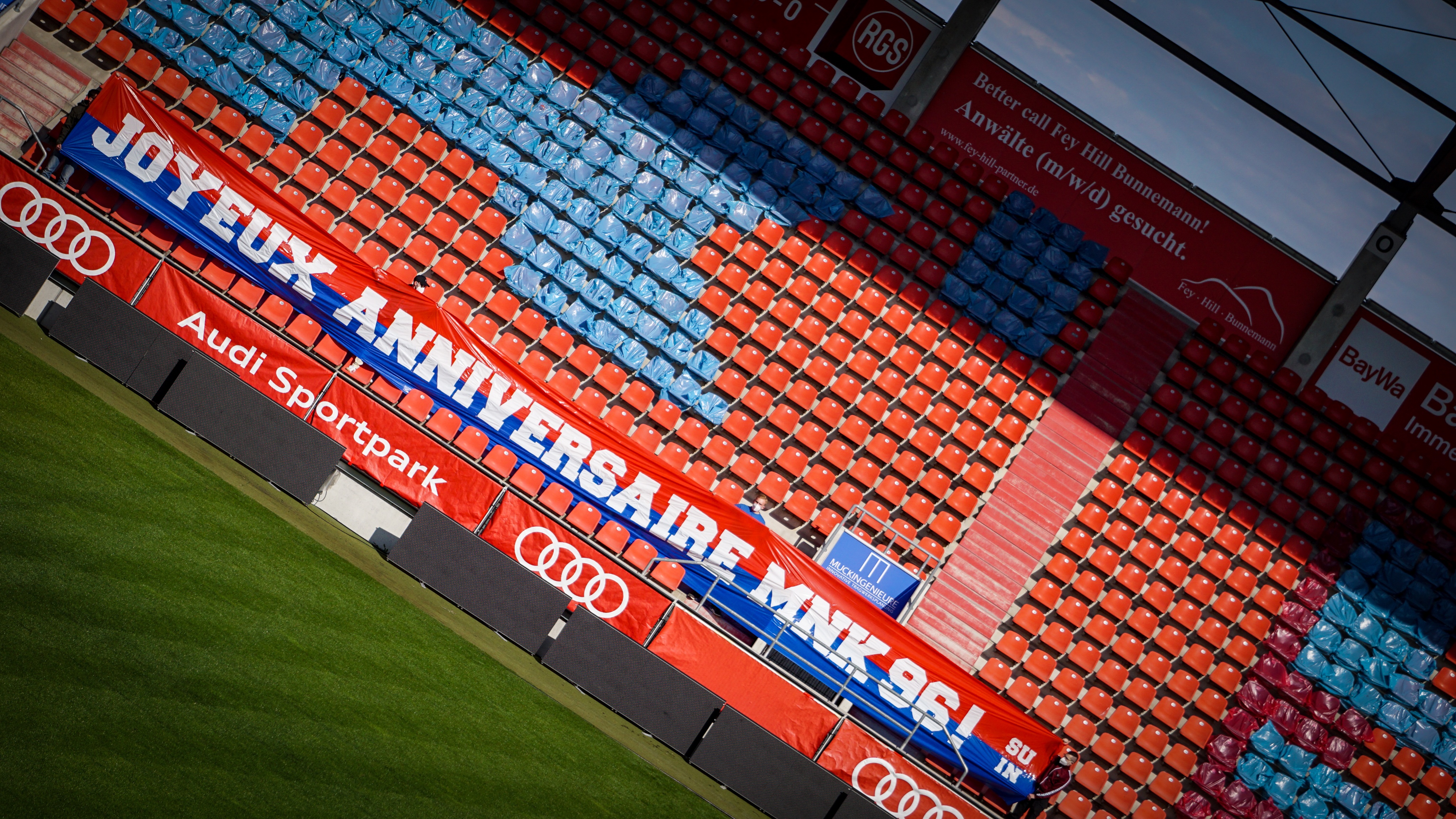 Seb Toussaint Schanzer En Smcaen Thank You To The Supporters Ingolstadt For The Birthday Wishes And It S Great To See The Club Posting The Picture Here Ingolherbe Twitter