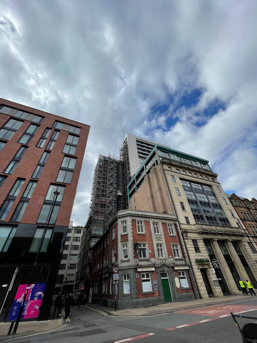connolly_scaff's tweet image. Further updates from The Lighthouse located in Manchester&apos;s Northern Quarter this Friday morning

We are providing safe access to facilitate the cladding refurbishment on both the apartahotel and apartments

#cladding #acmcladding #scaffolding #construction #claddingrefurbishment