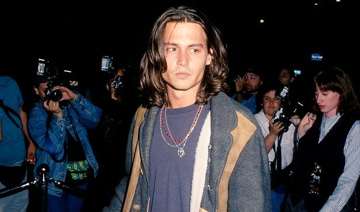 Il faut savoir que l'une des plus grande volonté de Johnny Depp c'est d'être acceptée et reconnue comme quelqu'un de normal. Oui il n'est pas parfait mais il n'a jamais choisi la célébrité et il veut simplement être perçu comme vous et moi 