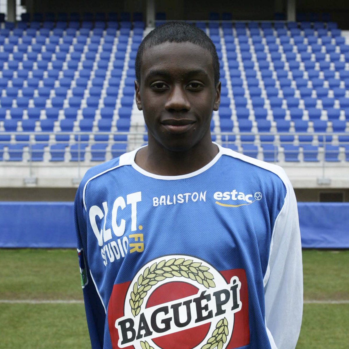 estac_officiel's tweet photo. Du talent, beaucoup abnégation et un esprit de charo sur le terrain ! 🦅
Le champion du monde 2018 qui a éclos à l’Estac, Blaise #Matuidi a aujourd’hui 3️⃣4️⃣ans !
Joyeux anniversaire @MATUIDIBlaise ! 🥳🎂💙
#TeamEstac 🔵⚪️ https://t.co/V0eHdfRPoU