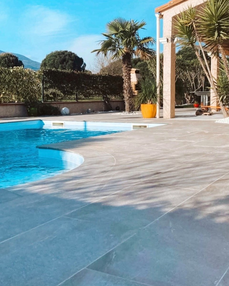 supergres's tweet image. Today we are very happy to share a stunning achievement with our T20 collection.

A complete and versatile solution for prestigious outdoor floors that this time was chosen by espacetpvlp for this beautiful French house.

[T20 Collection]

#Supergres

~~~~~~~~~~~~~~~~~~~~~~~~~~~