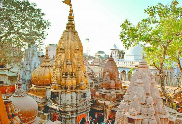  #Thread on Kashi Vishwanath temple: built, destroyed, rebuild, demobilised, captured and claimedThe Kashi Vishwanath is among the 12 jyotirlinga, situated in kashi (Varanasi) is not only a sacred place but also holds a sad history. It is Known as the golden temple of Varanasi,