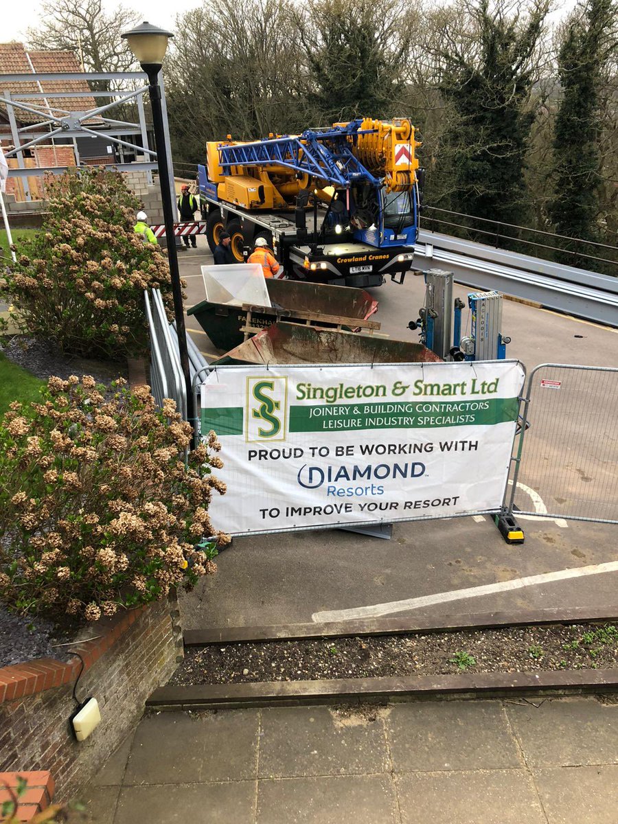 singletonsmart1's tweet photo. The main steelwork is being lifted in to place at #CromerCountryClub for the new swimming pool building for @diamondresorts #construction #building #joinery #refurbishment #singletonandsmart https://t.co/cFEgreMmPz