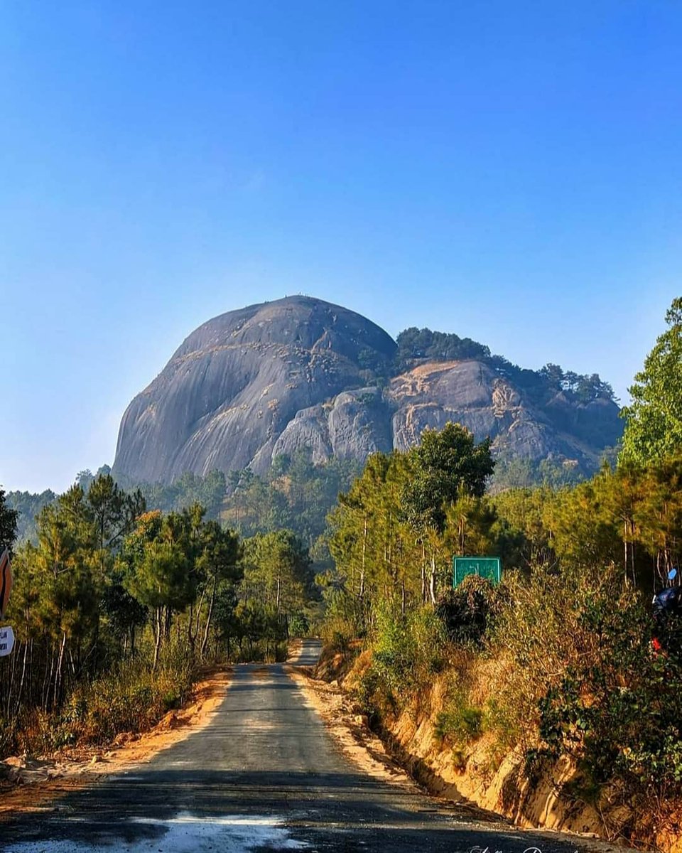 beingNEastindia's tweet photo. Kyllang Rock, Meghalaya 🇮🇳

Follow / Retweets us for more!
Photo by Alban Douglass
#life_in_the_northeast_india https://t.co/teRvi7c1uT