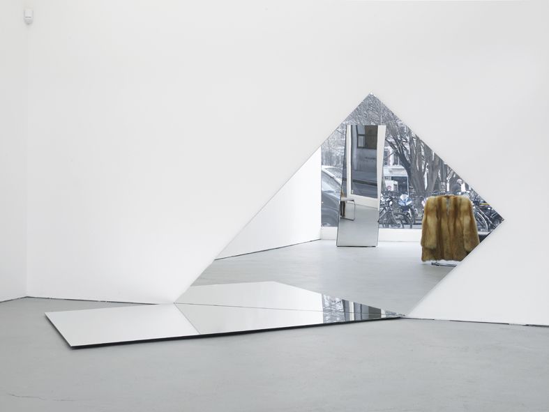 AestheticaMag's tweet photo. #IdeaOfTheDay Bending Reality 

- Anish Kapoor
- Robert &amp; Trix Haussmann
- Vincent Leroy https://t.co/LCXBjiS485