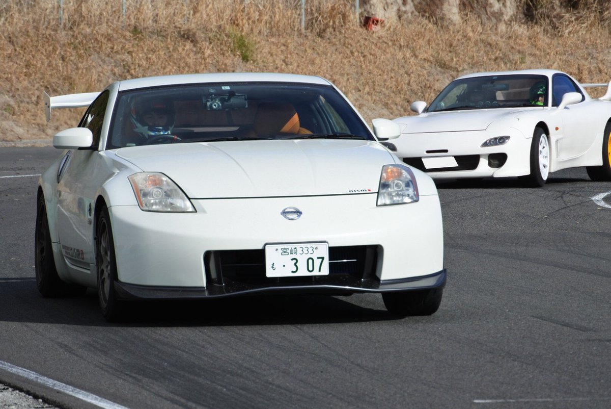 鹿児島大学 自動車部 部長紹介 ターボを憎んで今年で21年目となる そういう彼はノンターボハイパワー車z33を操り日夜ターボ車 を狩りに出かけている かもしれない笑 誰とは言わないがいつぞやの部長並みに車好きの馬鹿になってきているのに彼はまだ