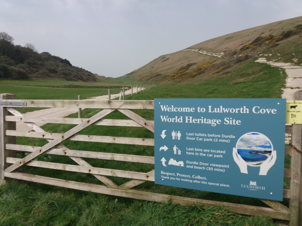 Great to see the new Lulworth signage on display that LFCS worked with the <a href="/LulworthEstate/">Lulworth Estate</a> to design. Heading to Lulworth this weekend? Keep an eye out for the new signs for safety info and locations of nearest bins, toilets and other facilities! 🚮🚽 #RespectProtectCollect