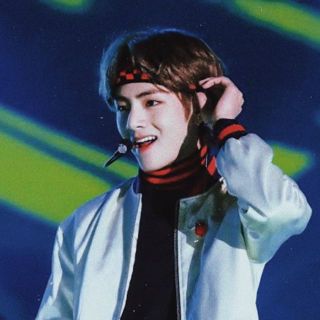 Some of the iconic taehyung fancams -A thread