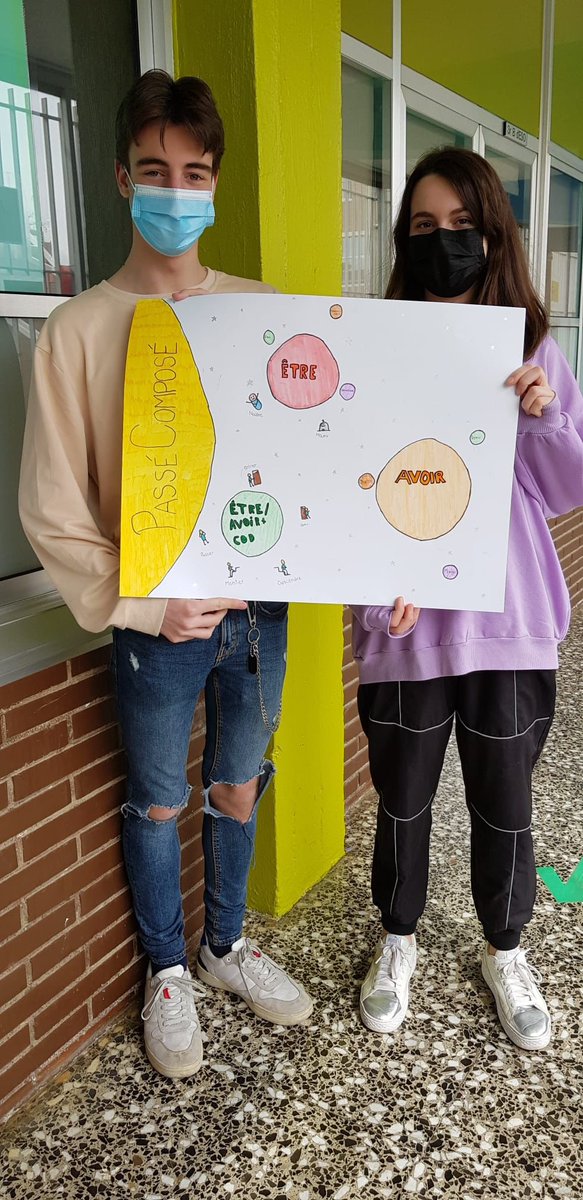 SalleHorta's tweet photo. Els alumnes de 1r de Batxillerat aprenen el Passé Composé 🇫🇷 potenciant la seva creativitat

#ITuQuèTries #LaSalleEtTriaATu #SomLaSalle #MiraMésEnllà #lasallehorta #sallehorta @apasor_bcn https://t.co/Ej6UP1ho1i