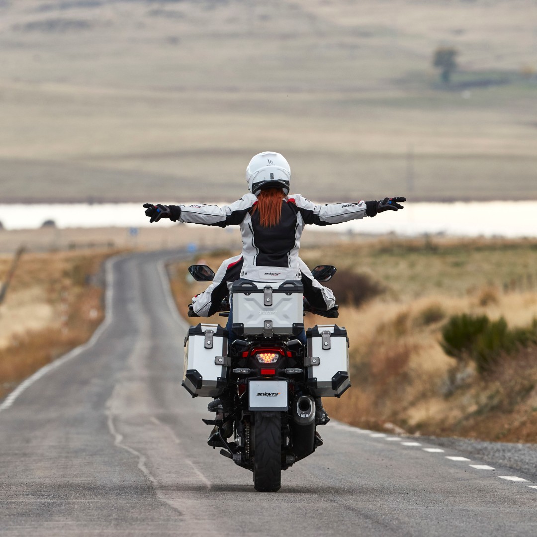 Seventy_Degrees's tweet image. It's getting closer and closer for us to be able to ride our roads again without limits. But now and always equipped with Seventy Degrees. Discover all our products on the web (link in BIO)
#SeventyDegrees #BreakingTheLimits