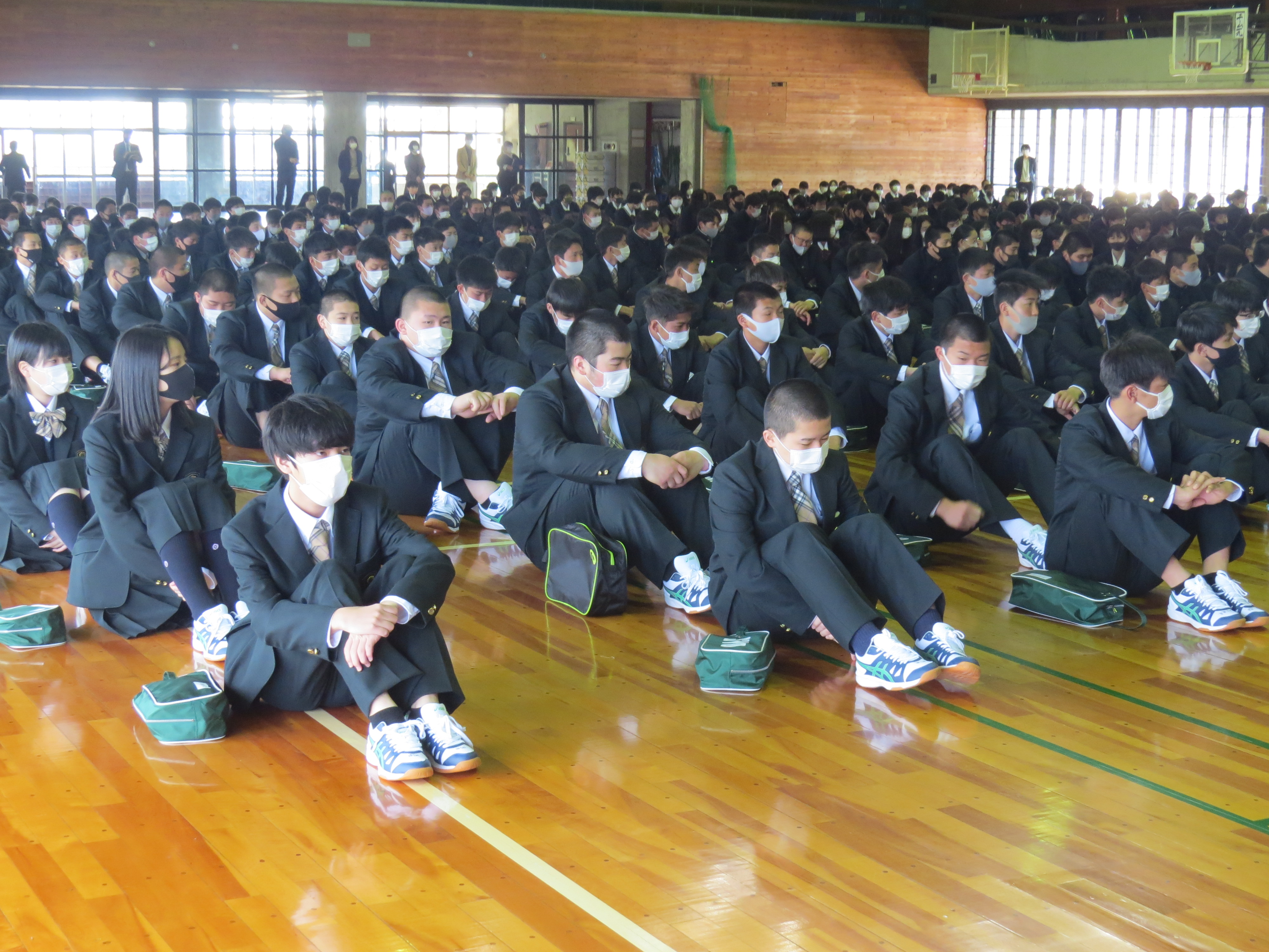 全校集会　高校 作陽Topicsブログより 4/9(金)全校生徒2021年度のスタート。全校集会 を行いました。その後、学年集会では、各学年毎での目標設定と行動指針を共有し、LHRで担任の先生より各クラスでの活動を行いました4/12(月)は基礎力診断  ...