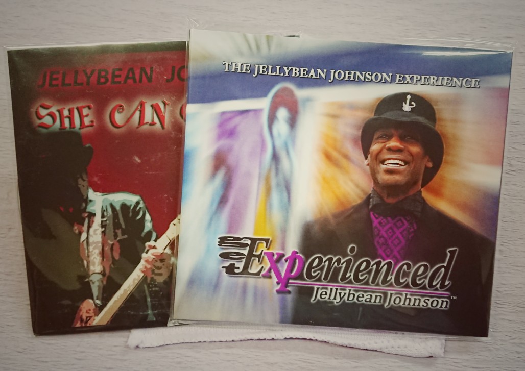 NPG_KID's tweet photo. W2Aでアタフタの中、やっと届いたジェリービーン・ジョンソンの「Get Experienced」と「She Can Get It」のシングル💿️
音源は発送時に貰ったから聴けてたけどね😅
#GetExperienced
#JellybeanJohnsonExperience
#JellybeanJohnson
https://t.co/fCRpxKLhwy https://t.co/NAQDOfO89d