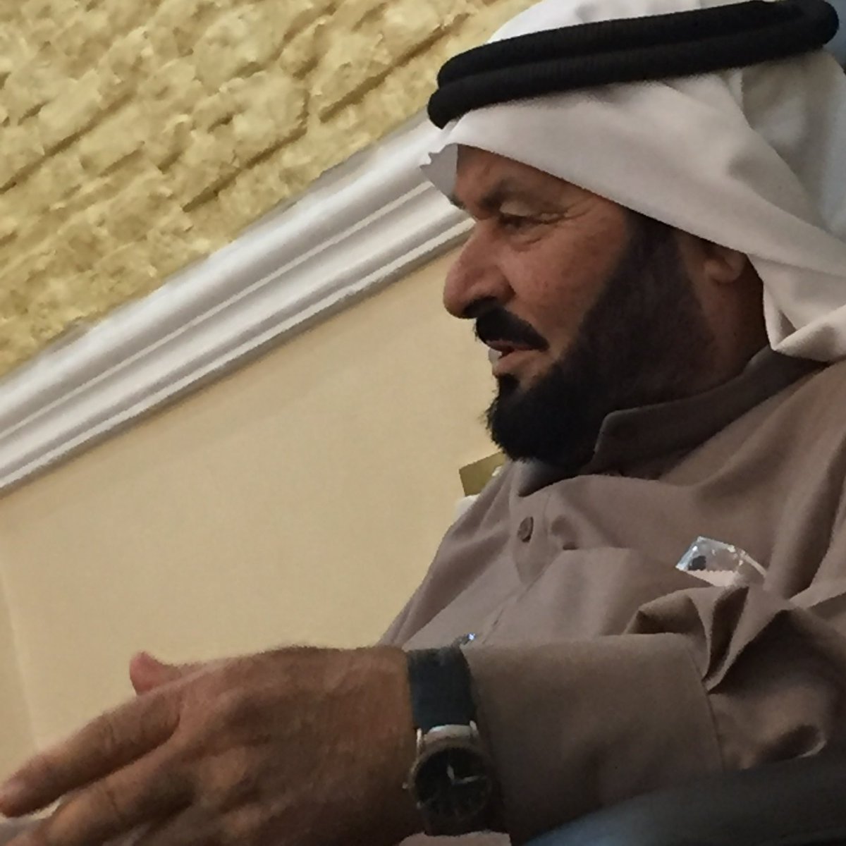 من نشدني قلت طيّب زان حالي
لو ضلوعي حالها ماهي بـ زينه
والله إني فاقدٍ لي شخص غالي
فاقده والفقد حاجه حيل شينه 

(اللهم ارحم من غابوا بجسدهم وبقت ذكراهم محفوره بقلوبنا ،اللهم ارحم والدي #فالح_العويهان واسكنه فسيح جناتك