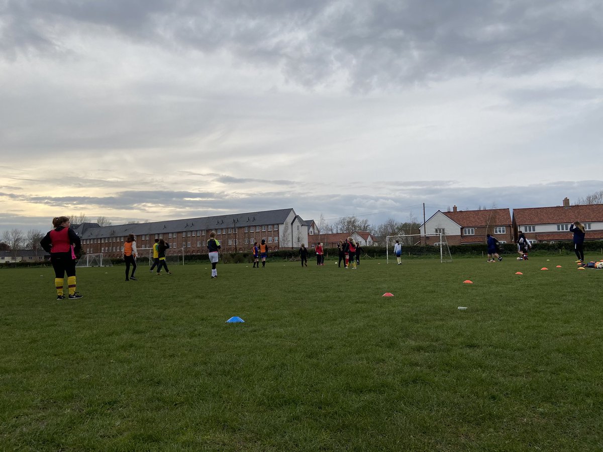 u10_11s's tweet photo. Second week back and the girls loved it. So good to see so many smiles on their faces. Numbers are starting to increase each week. ⚽️💙 #girlsfootball #thisgirlcan https://t.co/wk3g2WrU8k
