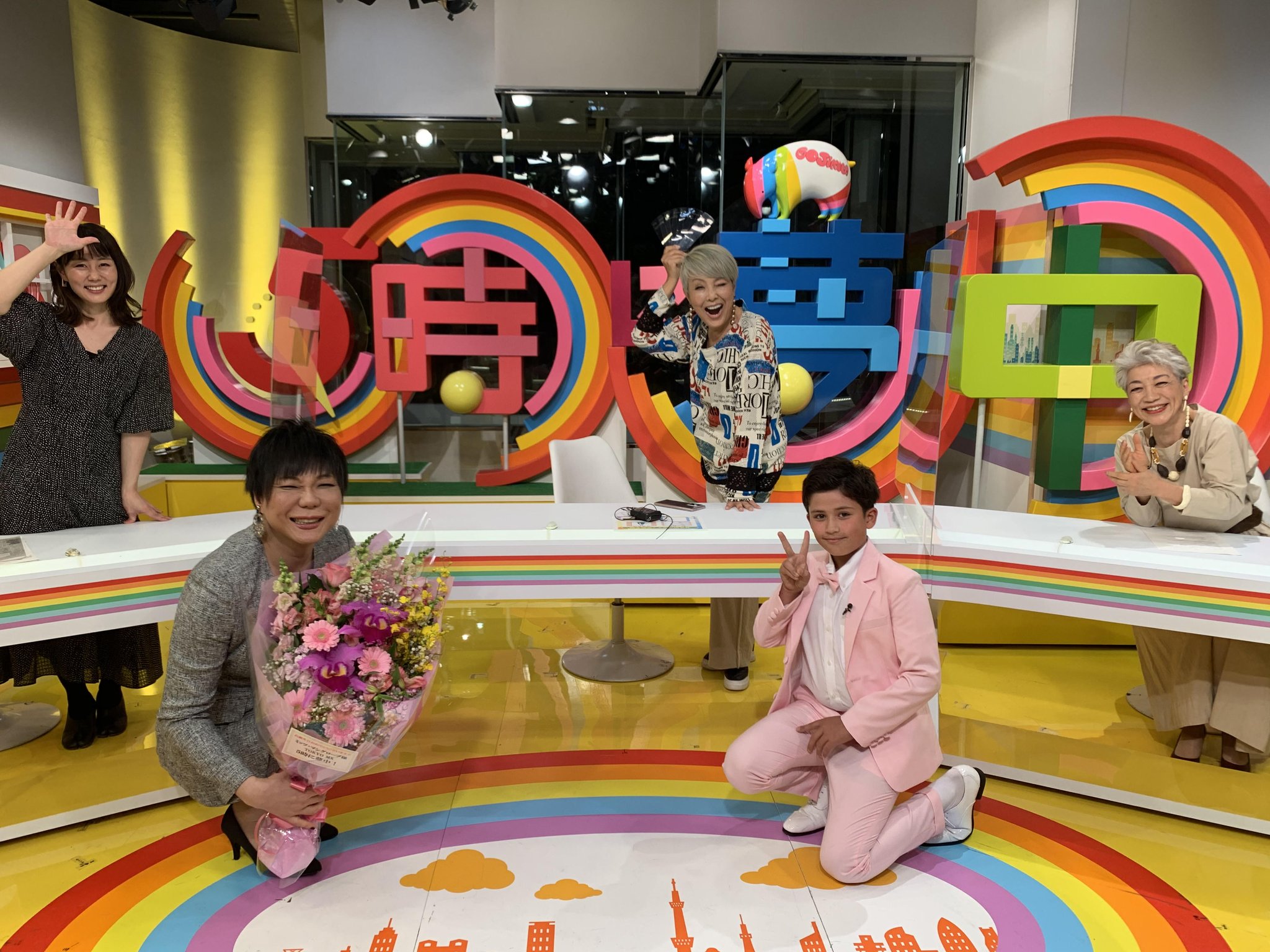 5時に夢中 Tokyo Mx 5時に夢中 4月9日 金 本日はゲストに池畑慎之介 代打アシスタントに新井麻希さんをお迎え 垣花さんがお休みのためmcにミッツさん Oa後には 4 10誕生日のミッツさんをみんなでお祝いしました ミッツさんおめでとう 5時に夢中 Tokyo Mx 5時に夢中 4月9日 金 本日はゲストに池畑慎之介 代打アシスタントに新井麻希さんをお迎え 垣花さんがお休みのためmcにミッツさん Oa後には 4 10誕生日のミッツさんをみんなでお祝いしました ミッツさんおめでとう