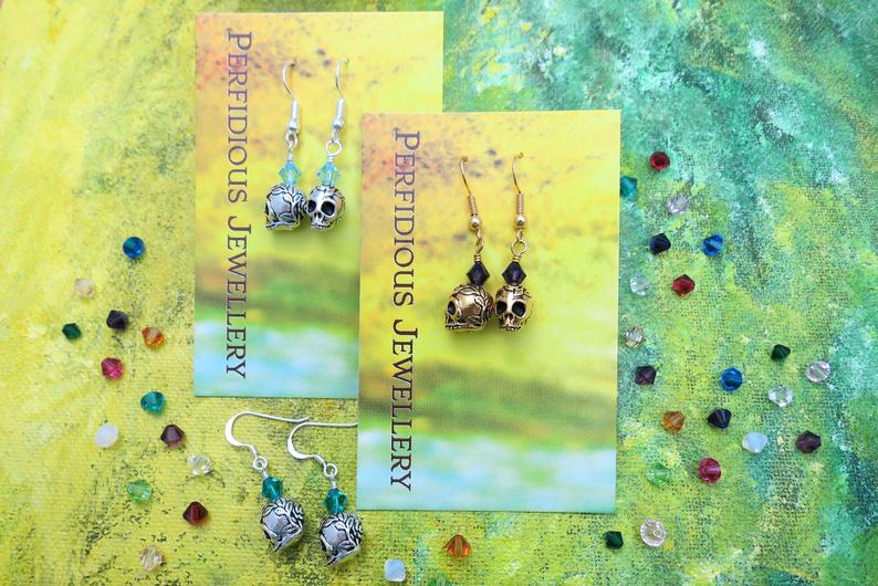 Perf_Jewellery's tweet photo. Sometimes, you want a little skully vibe to your look, but only a subtle one. These earrings have you covered, and you can pick from 31 different accent colours from simple black to bold and bright hues!
https://t.co/43TmUCpUOZ
#craftbizparty #skulls #goththings #gothic https://t.co/UCQ2DhRPZ3