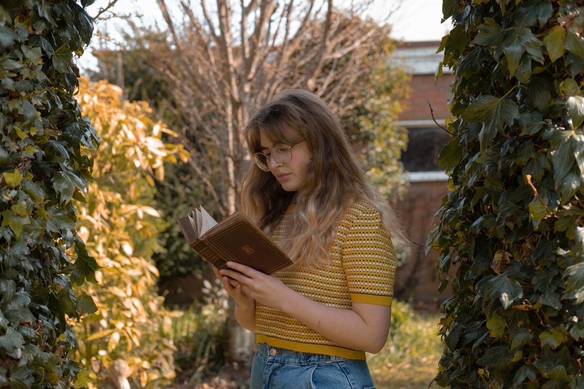 Returning to Twitter after so many years lurking with a suitably bookish snapshot 😌