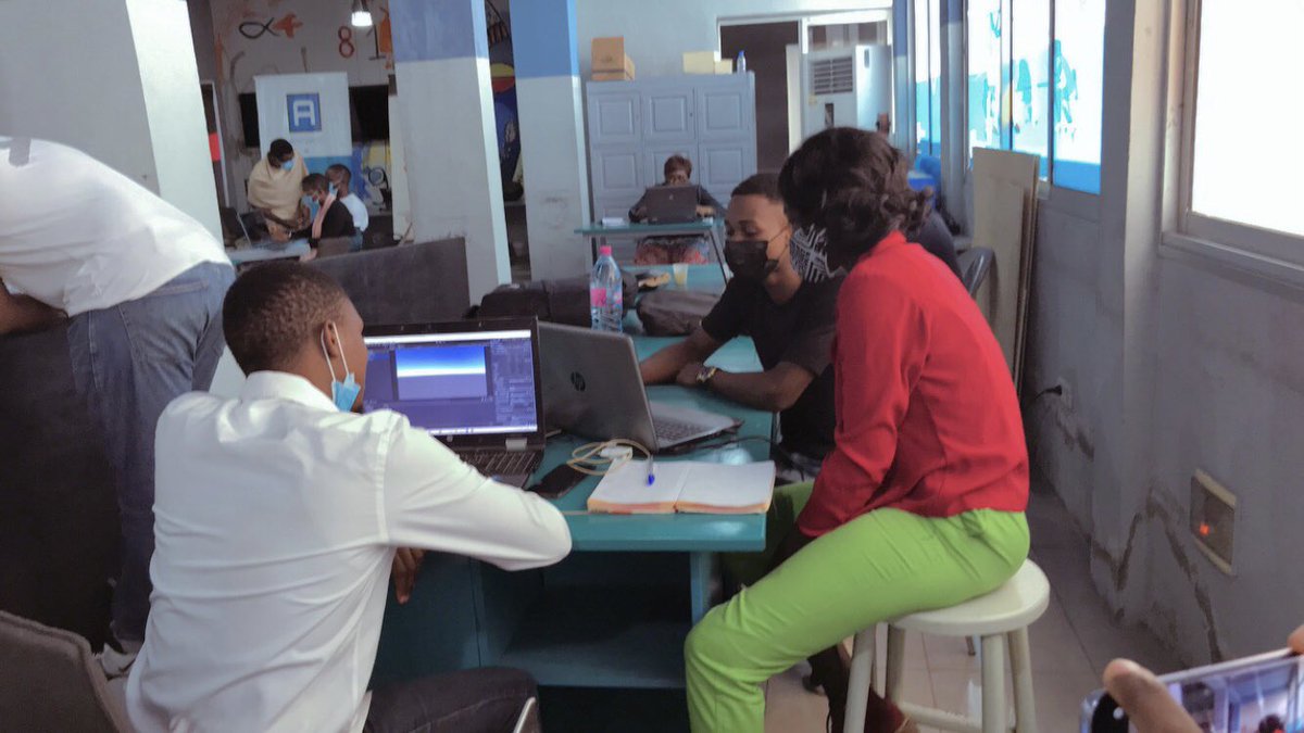 ActivSpaces's tweet photo. Présentation des équipes de notre #Gamifikathon #AMBERO #ACTIVSPACES
Team 1: @Nashma
Ils développeront leur jeu avec #Unity https://t.co/BeMdUsdqry
