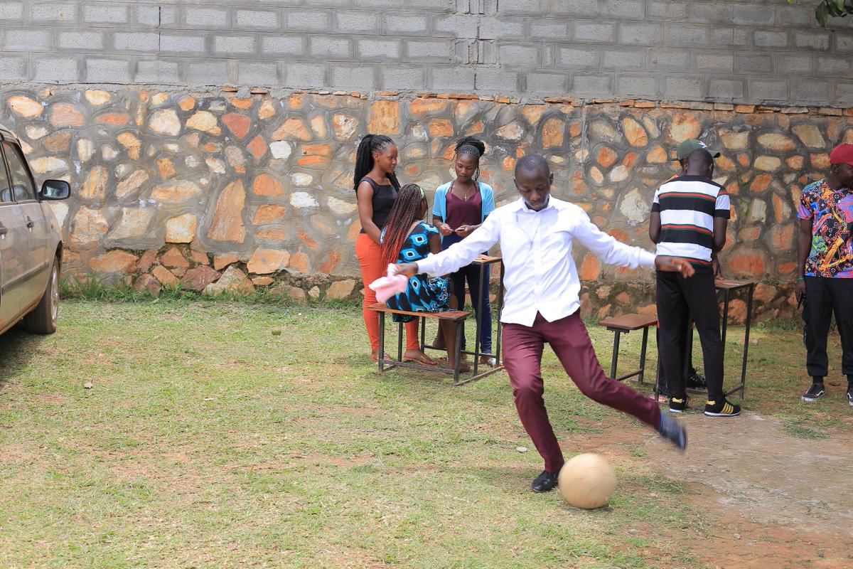 Thembo Johnson Kachinire (@themborificug) on Twitter photo A short story of Comedian T-Amale, A Proud <a href="/UMCATmediaSch/">UMCAT School of Journalism and Mass Communication</a> alumnus #UmcatFunDay A short story of Comedian T-Amale, A Proud <a href="/UMCATmediaSch/">UMCAT School of Journalism and Mass Communication</a> alumnus #UmcatFunDay