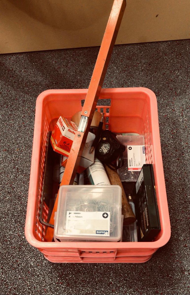Schutte2wielers's tweet photo. Bedankt jongens!
Vrijdagochtend om 02:15 hebben de twee jongens alle spullen weer teruggebracht! Bij deze is de zaak dus afgerond. Iedereen bedankt voor het delen! @POL_Zwolle @POL_ZwolleWest1 https://t.co/FwpilUmuxZ