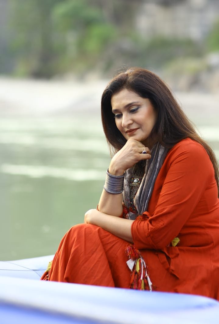 LalityaMunshaw's tweet photo. Some glimpses from my video shoot of the song 'Yaad Piya Ki Aaye’ shot in the serene environment of Uttarakhand.
Watch full video song here - https://t.co/Ptq0Dwx6NM
#LalityaMunshaw #thumri #fusion360 #fusion #fusionmusic #songlyrics #throwback #videoshootready #shootpics https://t.co/mNrYDmkcjm