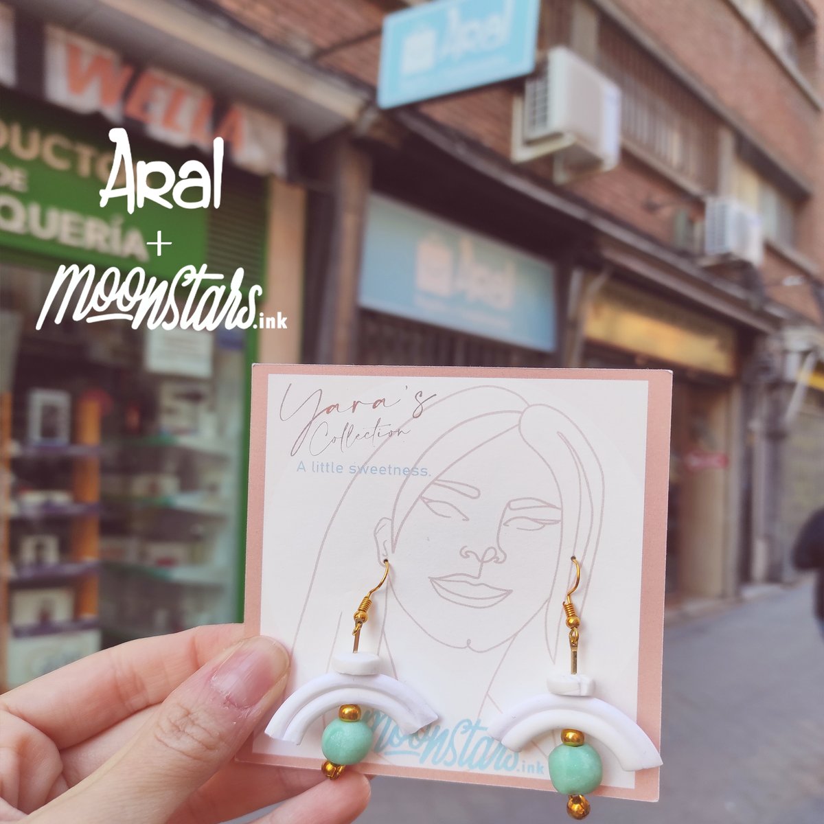 MoonstarsI's tweet photo. Hace tiempo que colaboramos con @30aral y nos ha dejado un huequito en su tienda para exponer algunos de nuestros pendientes.
Así podréis verlos físicamente y comprobar que no pesan nada y son muy favorecedores 🤍 
https://t.co/OQP78thNF7 https://t.co/KrQqb5W4nn