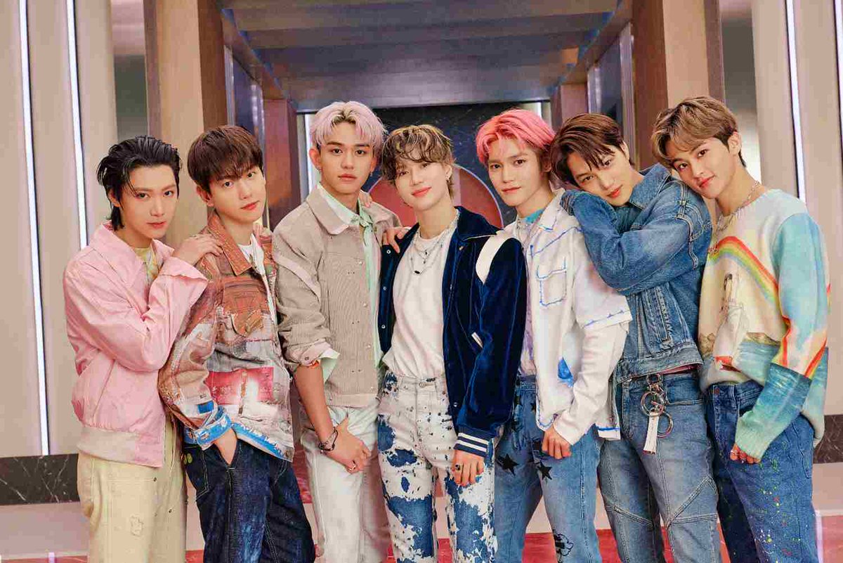 wangxian03's tweet photo. SuperM's We Do and BTS' Dynamite... they sit together at lunch.
#SuperM #BTS #SuperMWeDo #BTSDynamite https://t.co/Jgi7dsB8kQ