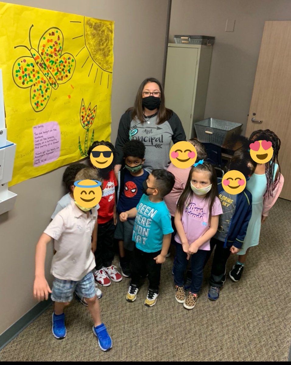 Lynna_Casiano's tweet photo. Happy AP Week! Part โ๐ผOur PK class from @Cathy7Leonard @SES_Eagles & @jkcogdel came to celebrate! @cortiz_cyndi #IntermediateGISD @gisd_iteam @KristaMcClure4 @gisd_iteam @drlopez23 #AssistantPrincipalsWeek @gisdnews @gisdnoticias
@gisdcpr @sherese_nix https://t.co/4oxLDkrM5v