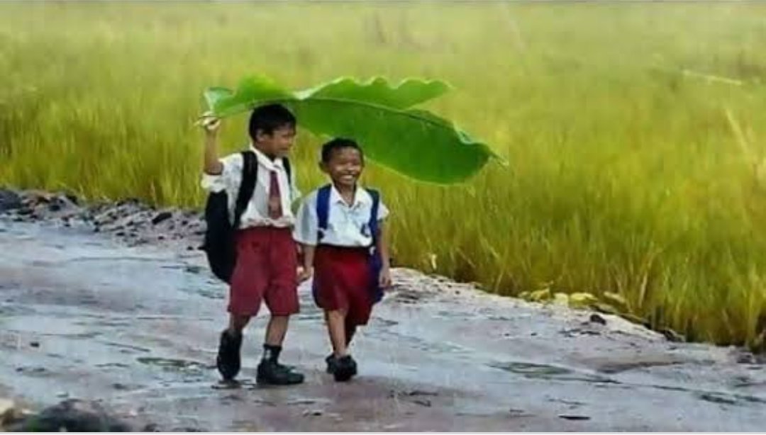 Şikayet ettiğin hayat belki de bir başkasının hayalidir...Elindekinin kıymetini bil