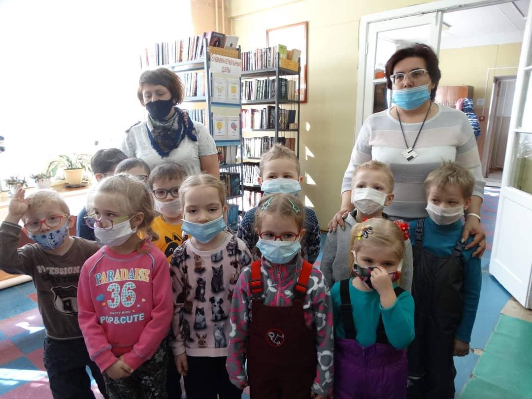 bookefremov's tweet image. 09 апреля сотрудники городского филиала №1 Ефремовской ЦБС провели очередное заседание клуба по интересам «Astra» - Звёздный десант «Юные космонавты» для воспитанников детского сада.