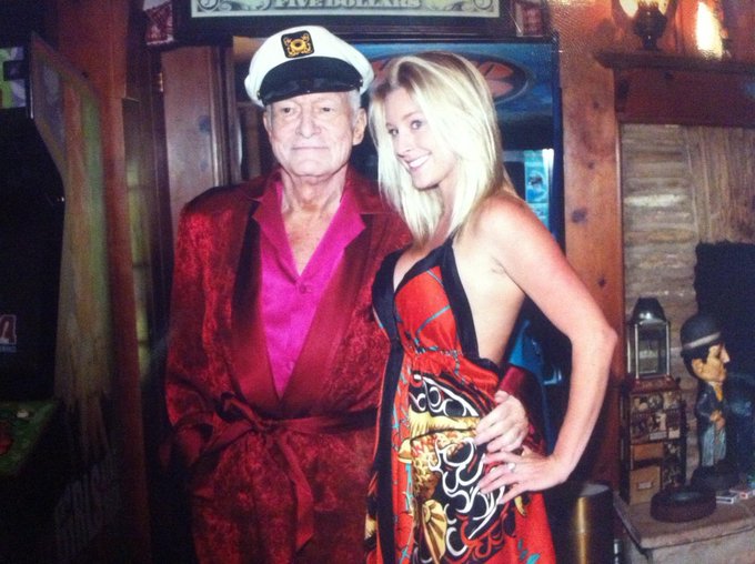 1 pic. Happy Birthday Hef, keep showing those angels what heaven really looks like 😇 @hughhefner https://t